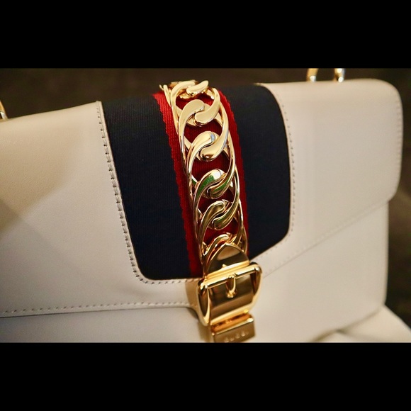 Gucci Sylvie White Small Shoulder Bag - Picture 6 of 16